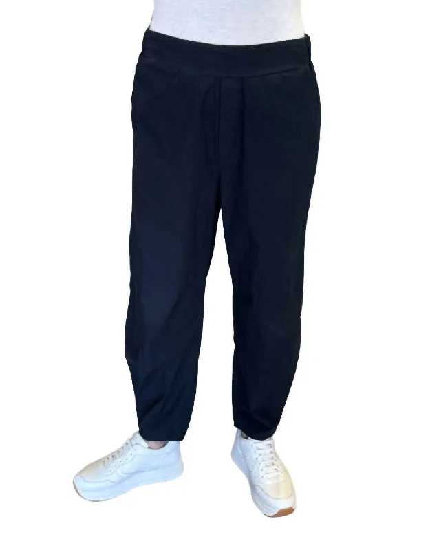 Special Discount Women's Pleated Hem Trousers In New Navy