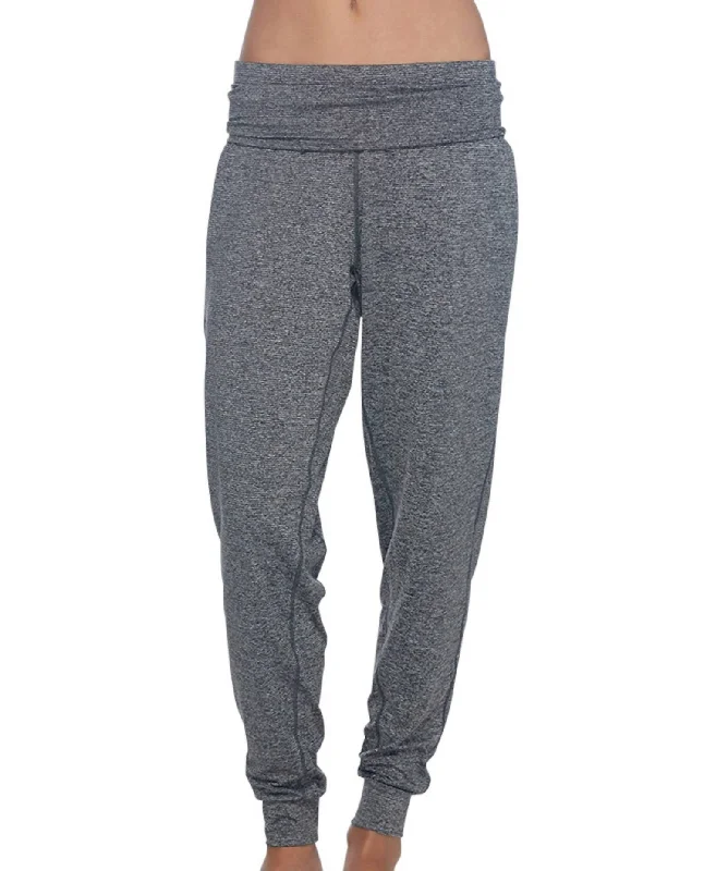 Act Now Dojo Sweatpants In Bgs Grey
