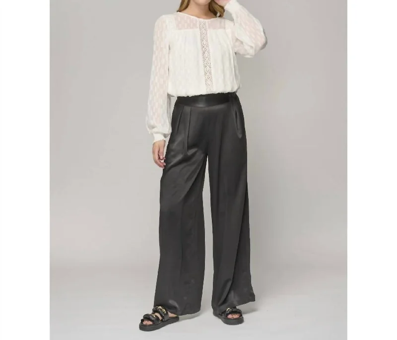 Online Deal Oana Trousers In Black
