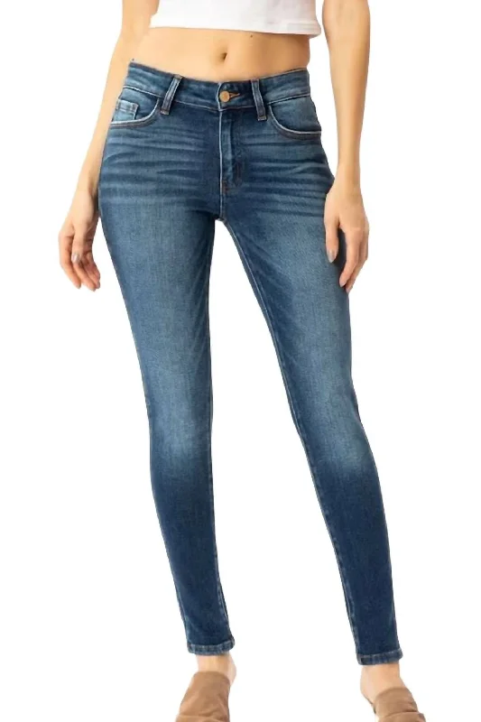 Savings Event Women's Premier Mid Rise Super Skinny Jeans In Medium Stone Wash