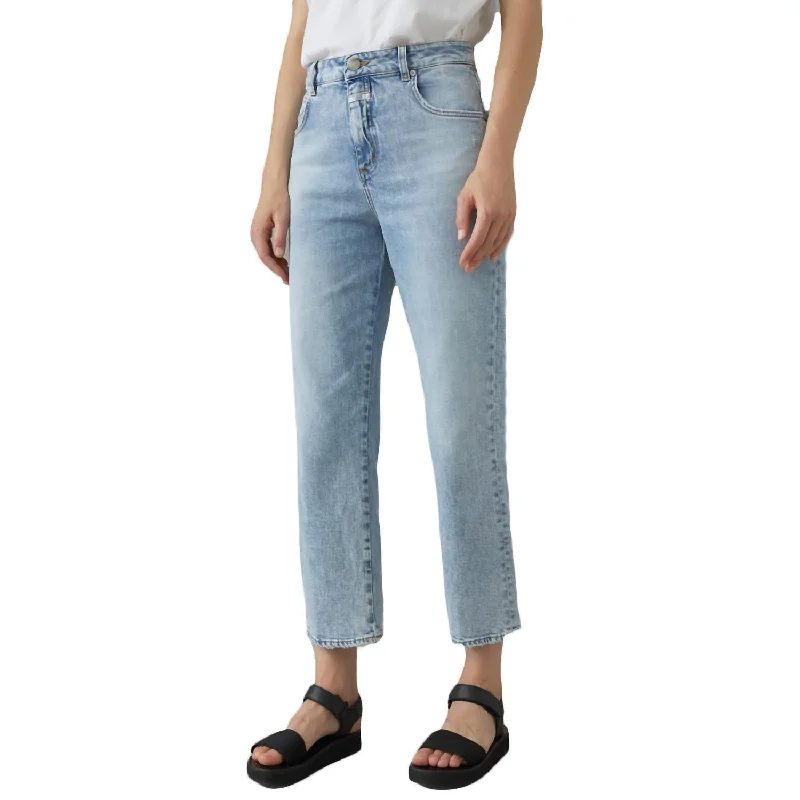 Deep Discounts Gill Organic Stretch Straight Jean In Light Wash