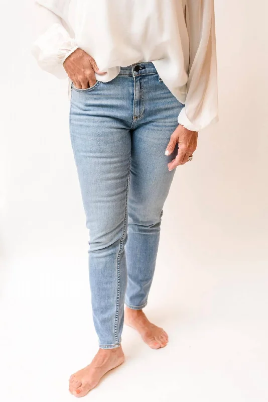 Year-End Deals Mid Rise Jax Jean In West