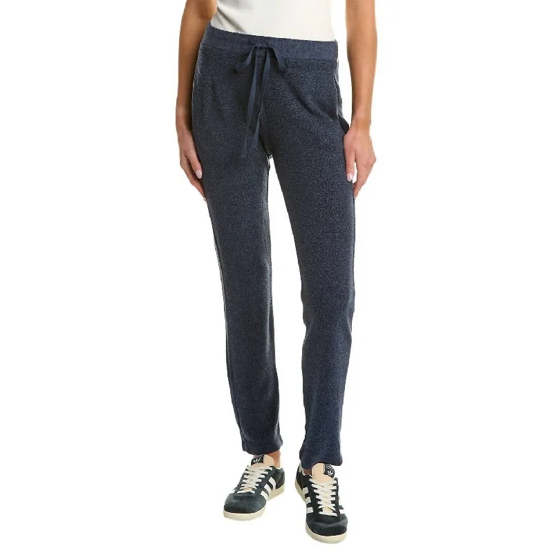 Discount Mania Straight Leg Pant In Navy