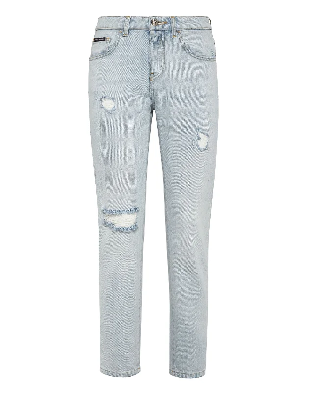 Weekend Discounts to Celebrate Boyfriend Statement