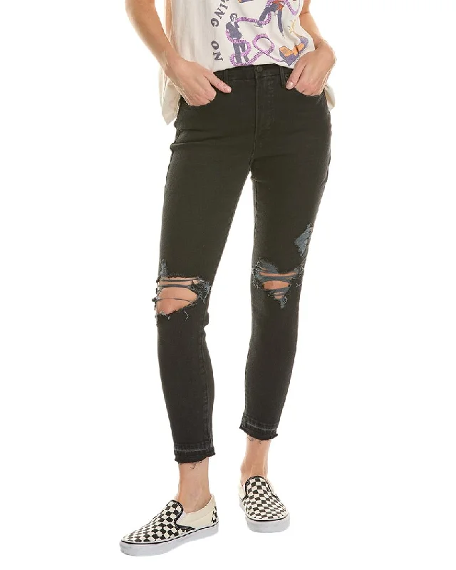 Limited Availability GOOD AMERICAN Good Legs Black Crop Jean
