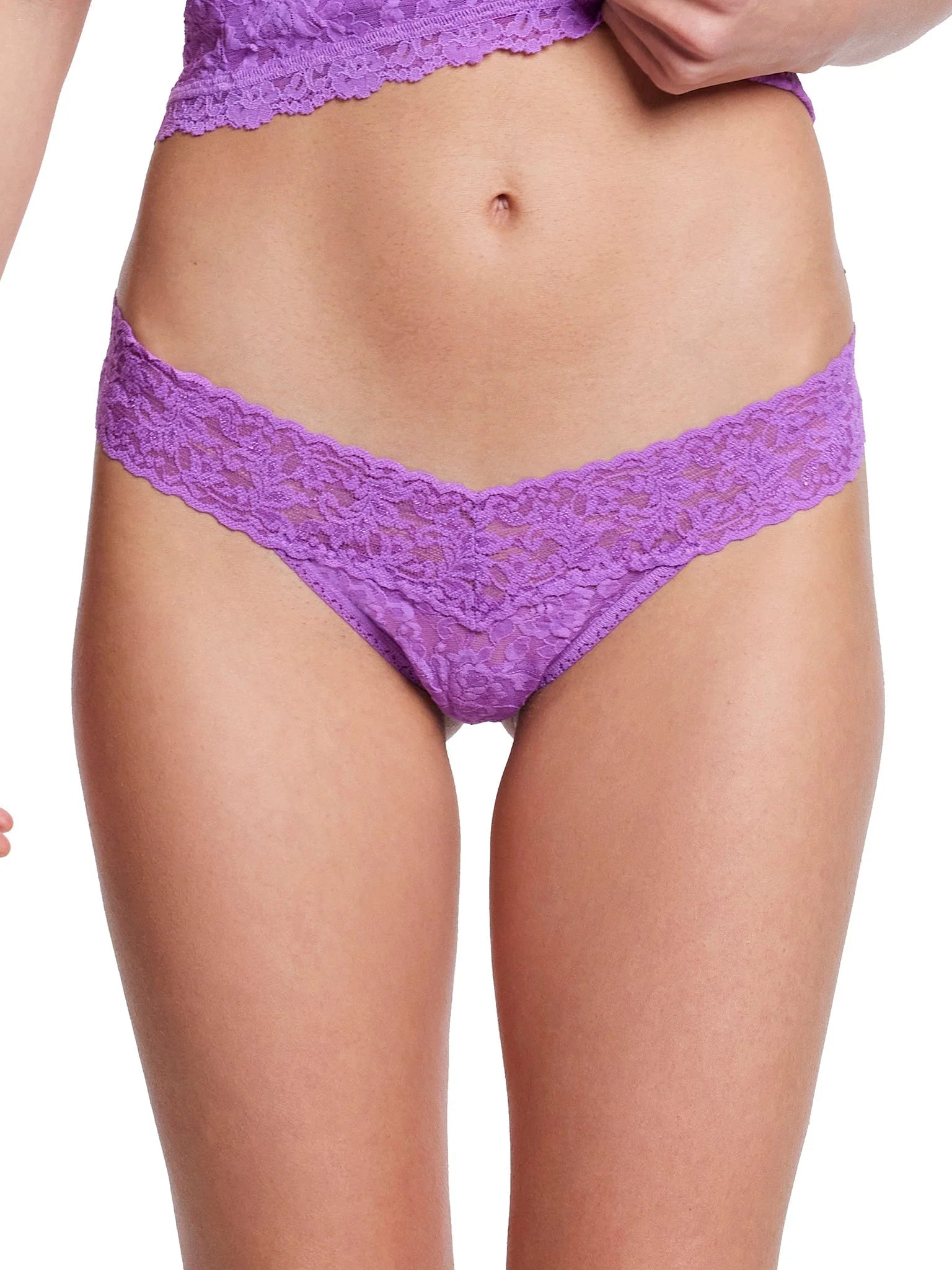 Super Sale Low Rise Signature Lace Thong In Violet Haze - Hanky Panky