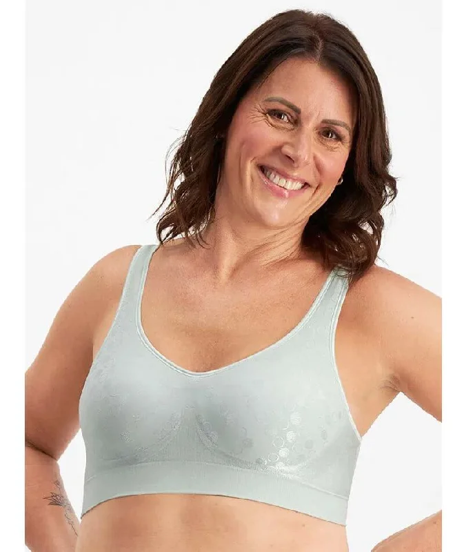 While Supplies Last Playtex Comfort Revolution Contour Dot Wire Free Bra - Jade